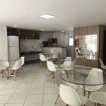 Apartamento em Praia Grande, bairro Guilhermina