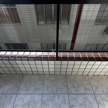 Apartamento em Praia Grande, bairro Guilhermina