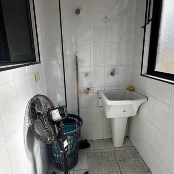 Apartamento em Praia Grande, bairro Guilhermina