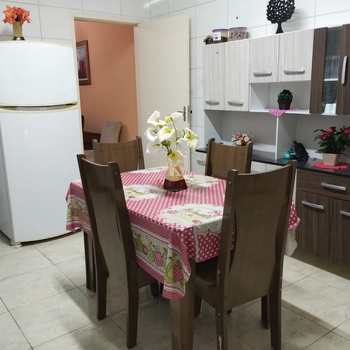 Casa em Praia Grande, bairro Caiçara