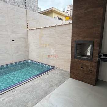 Casa em Praia Grande, bairro Guilhermina
