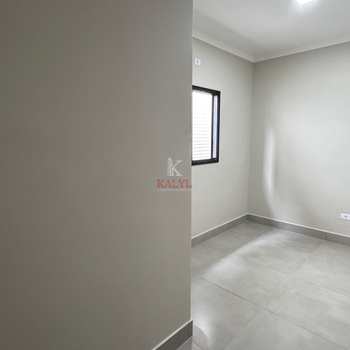 Casa em Praia Grande, bairro Guilhermina