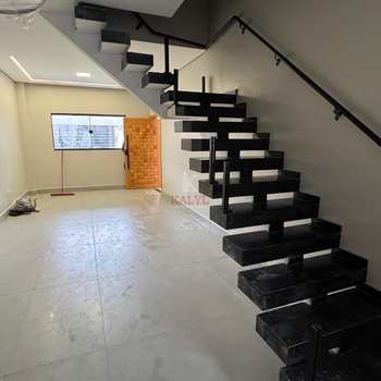 Casa em Praia Grande, bairro Guilhermina
