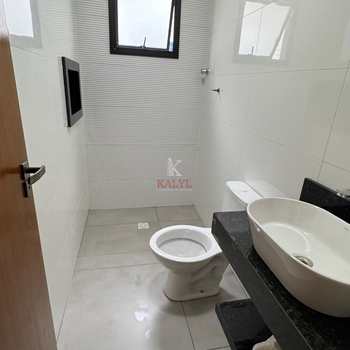 Casa em Praia Grande, bairro Guilhermina