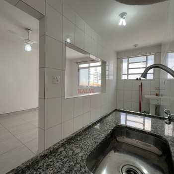 Apartamento em Praia Grande, bairro Guilhermina