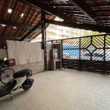 Casa em Praia Grande, bairro Tupi