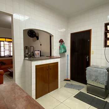 Casa em Praia Grande, bairro Tupi