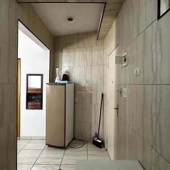 Kitnet em Praia Grande, bairro Guilhermina