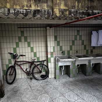 Kitnet em Praia Grande, bairro Guilhermina