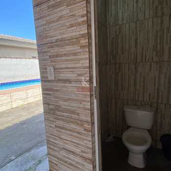 Casa em Praia Grande, bairro Melvi