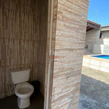 Casa em Praia Grande, bairro Melvi