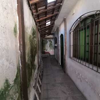 Casa em Praia Grande, bairro Guilhermina