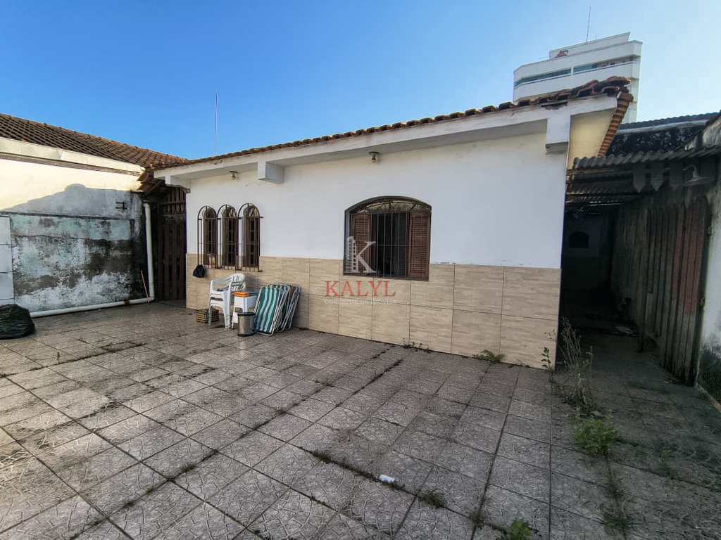 Casa em Praia Grande, no bairro Guilhermina