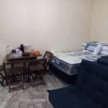 Kitnet em Praia Grande, bairro Boqueirão