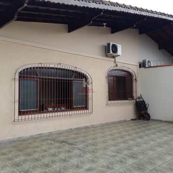 Casa em Praia Grande, bairro Aviação