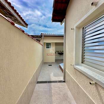 Casa em Praia Grande, bairro Caiçara