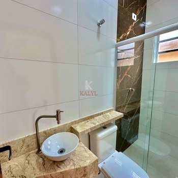 Casa em Praia Grande, bairro Caiçara