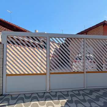 Casa em Praia Grande, bairro Real