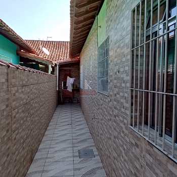 Casa em Praia Grande, bairro Real