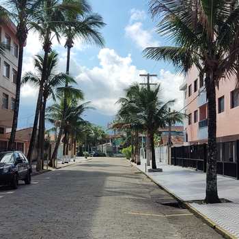 Casa em Praia Grande, bairro Real