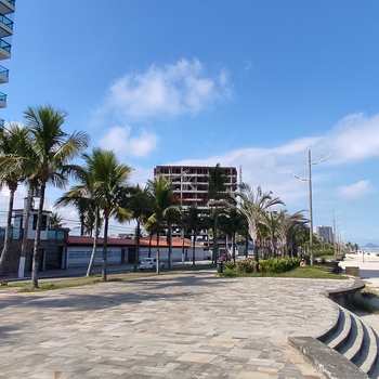 Casa em Praia Grande, bairro Real