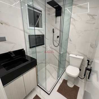 Casa de Condomínio em Praia Grande, bairro Guilhermina