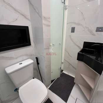 Casa de Condomínio em Praia Grande, bairro Guilhermina