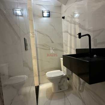 Casa de Condomínio em Praia Grande, bairro Guilhermina