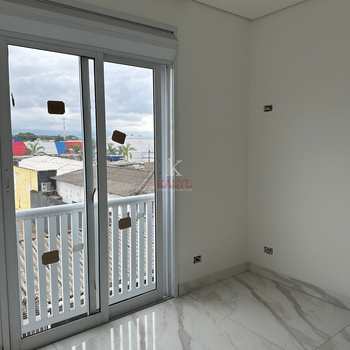 Casa de Condomínio em Praia Grande, bairro Guilhermina