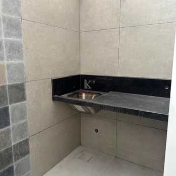 Casa de Condomínio em Praia Grande, bairro Guilhermina