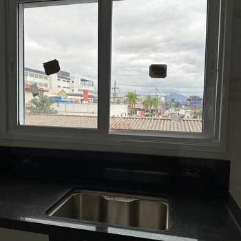 Casa de Condomínio em Praia Grande, bairro Guilhermina