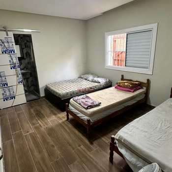 Casa em Praia Grande, bairro Balneário Maracanã