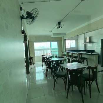 Apartamento em Praia Grande, bairro Guilhermina