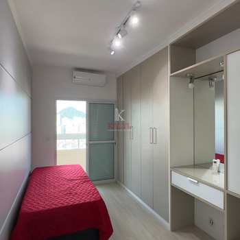 Apartamento em Praia Grande, bairro Guilhermina