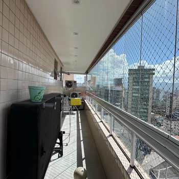 Apartamento em Praia Grande, bairro Guilhermina