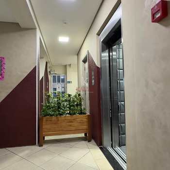 Apartamento em Praia Grande, bairro Guilhermina