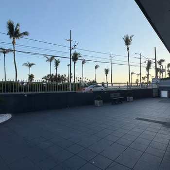 Apartamento em Praia Grande, bairro Guilhermina