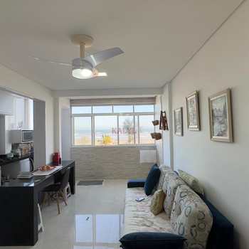 Apartamento em Praia Grande, bairro Guilhermina