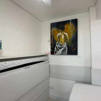 Apartamento em Praia Grande, bairro Guilhermina