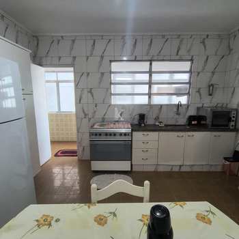 Apartamento em Praia Grande, bairro Guilhermina