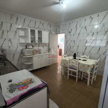 Apartamento em Praia Grande, bairro Guilhermina