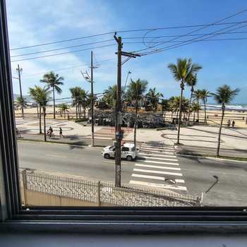 Apartamento em Praia Grande, bairro Guilhermina