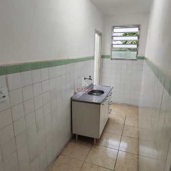 Kitnet em Praia Grande, bairro Canto do Forte