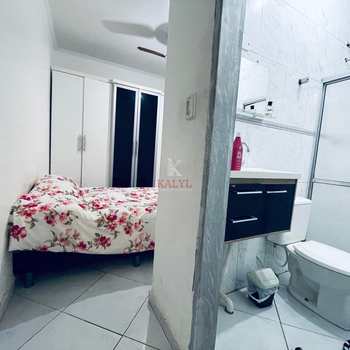 Casa em Praia Grande, bairro Caiçara