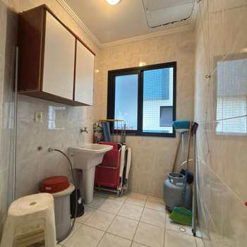 Apartamento em Praia Grande, bairro Guilhermina