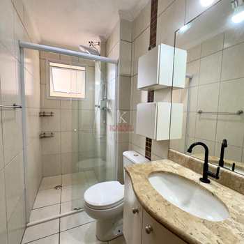 Apartamento em Praia Grande, bairro Guilhermina