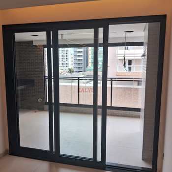 Apartamento em Praia Grande, bairro Guilhermina