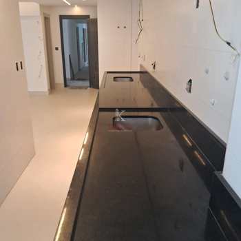 Apartamento em Praia Grande, bairro Guilhermina