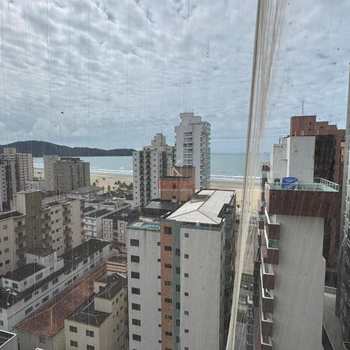 Apartamento em Praia Grande, bairro Guilhermina