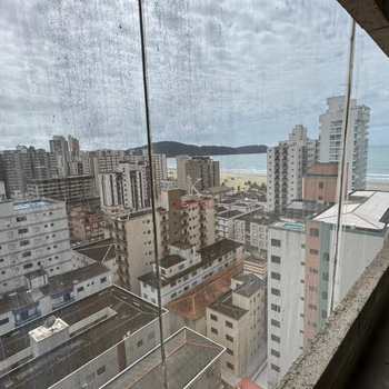 Apartamento em Praia Grande, bairro Guilhermina